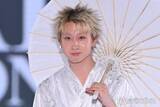 「「今日好き」MON7A（もんた）、和装のオールホワイトコーデでスタイリッシュに魅せる「神々しい」「いつもと雰囲気違う」【関コレ2026A/W】」の画像1