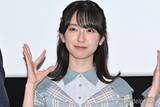 「日向坂46金村美玖、ガーリー白ミニスカワンピ衣装姿に反響「スタイル抜群」「普段と雰囲気違う」」の画像1