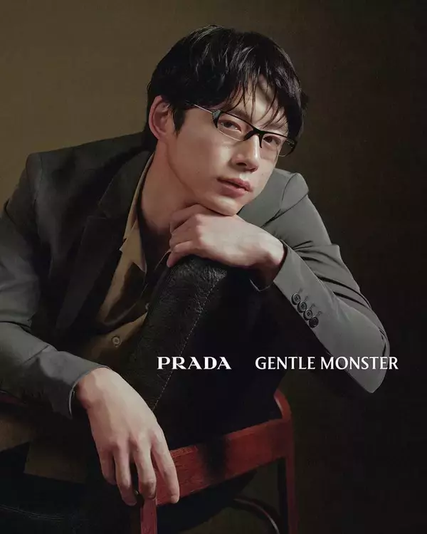 坂口健太郎、PRADA＆GENTLE MONSTERコラボコレクションに登場 「本」をコンセプトに展開
