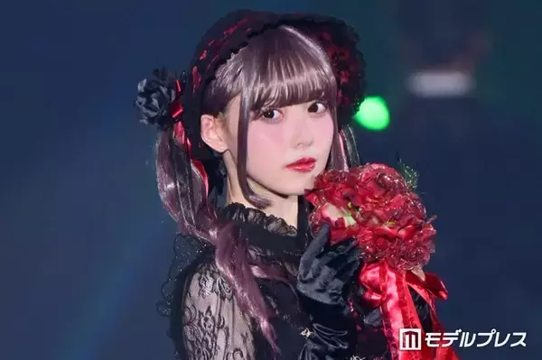 高嶺のなでしこ・松本ももな、ゴスロリコーデ×紫ヘアで雰囲気ガラリ 高貴な世界観で魅了【関コレ2026A/W】