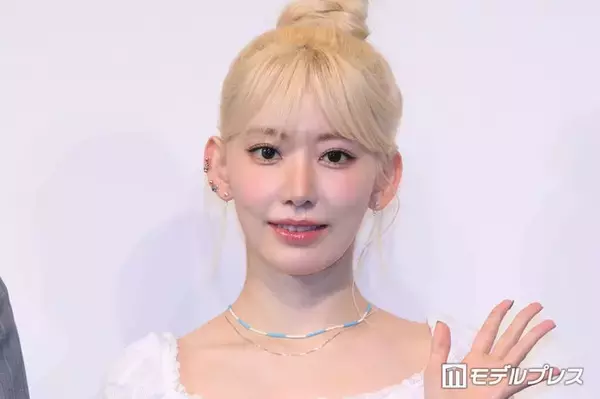 LE SSERAFIMサクラ、暗髪ロングで印象チェンジ「一気に雰囲気変わってドキッとした」「圧倒的に大人っぽい」と反響