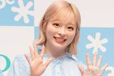 「1児の母・きゃりーぱみゅぱみゅ、イベントの舞台裏で円陣参加する子どもの姿公開に反響「ステージ出れそうなくらいオシャレ」「フォルムが可愛すぎる」」の画像1
