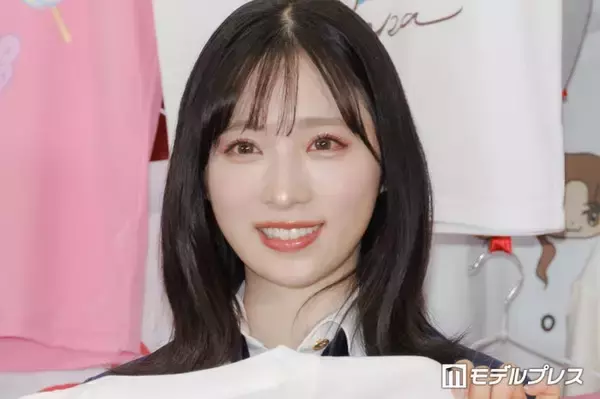 AKB48小栗有以、スラリ美脚輝く純白ミニスカコーデに絶賛の声「天使みたい」「スタイル抜群」