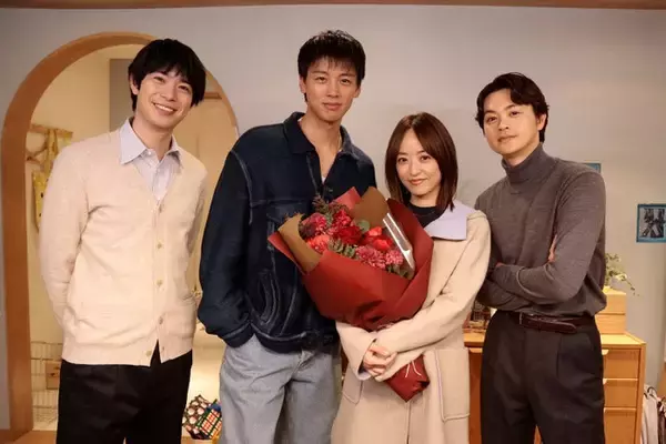 竹内涼真・井上真央ら「再会」同級生が笑顔でクランクアップ 絶句の展開にも「僕ら4人っぽい」