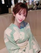 TWICE好き熊本キャバ嬢・成瀬れな、ハマっているサウナに毎回2時間滞在「お酒も抜ける」TikTok＆ピラティスで体を動かす【モデルプレスインタビュー】