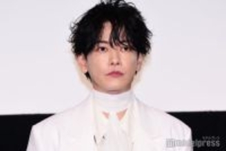 佐藤健、MISAMOと豪華プレゼント交換＆お茶目な舞台裏のやりとり話題「可愛すぎる」「センス良い」