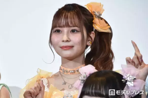 ＝LOVE大場花菜「お嬢様コーデにしたよ」白ミニワンピで美脚スラリ「眩しくて見られない」「妖精さんですか」と反響