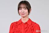 「篠田麻里子、再婚発表後初の公の場 共演者・スタッフから“姉御肌”な素顔明かされる「頼ったら全力で守ってくれる」【おちたらおわり】」の画像1