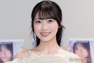 AKB48佐藤綺星、ミニスカ制服姿×おさげ髪ショットが話題「似合いすぎ」「絶対クラスのマドンナ」