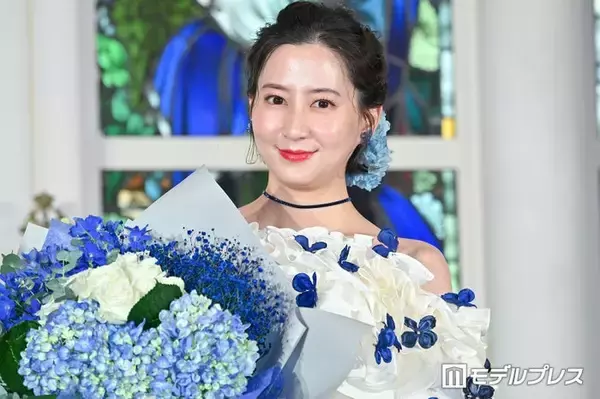 2児の母・河北麻友子、ミニ丈×オーバーサイズジャケットで美脚スラリ「体の半分が脚」「スタイルキープ法知りたい」の声