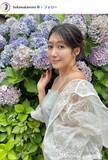 「“身長170cm”美人気象予報士、胸元ざっくり開きタンクトップ姿に熱視線「大人の色気がすごい」「思わず目が奪われる」」の画像1