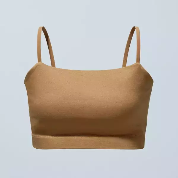 ファミマ、累計販売数13万枚超え「ブラウェア」に新色 国際女性デーに向けリラックスショーツも関東限定で登場