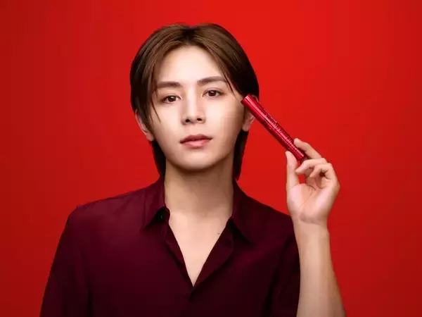 「Hey! Say! JUMP山田涼介「メイベリン」新CMで大人の魅力漂う 情熱的な眼差しが新曲「Gravity Love」とシンクロ」の画像