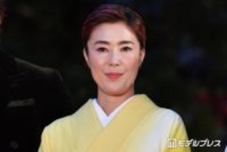 寺島しのぶ「19回目の結婚記念日」フランス人夫との乾杯ショット公開「素敵なご夫婦で憧れる」「幸せそうな笑顔が最高」と反響