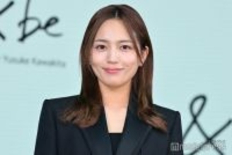 川口春奈、真紅ドレスから美肩ラインのぞく「大人な雰囲気」「真っ赤が似合うのすごい」と絶賛の声