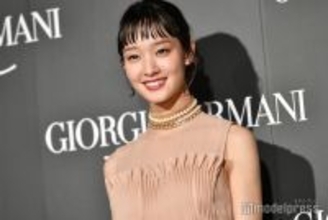 剛力彩芽、デニムコーデで美ウエスト披露 私服ショットに「センスがすごい」「スタイル抜群」の声