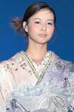 「貴乃花光司の娘・白河れい、繊細な花柄和装コーデ 気品あふれる振り返り魅せる【TGC新潟2026】」の画像1