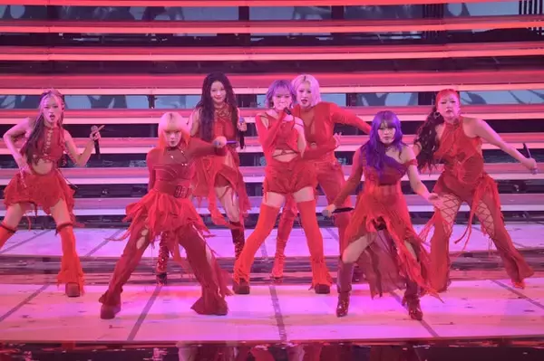 【紅白本番】HANA＆ちゃんみな、8人でテレビ初歌唱「ノノガ」最終審査と重なるステージにファン感涙「皆で歌ってくれてありがとう」「選曲が激アツ」