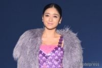 静岡生まれ・みちょぱ、紫ドレス×ファーコートで女王級オーラ 圧巻美脚透ける凱旋ランウェイ【TGCしずおか2026】