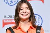 「スピードワゴン井戸田潤の美人妻「野菜らぶすぎる」にんじん食べる長男公開「寝癖ついたままなの可愛い」「にんじん食べてて偉い」の声」の画像1