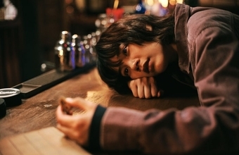 【MISS KING / ミス・キング 第4話】飛鳥（のん）対局中突然意識を失う 藤堂（藤木直人）の過去も明らかに