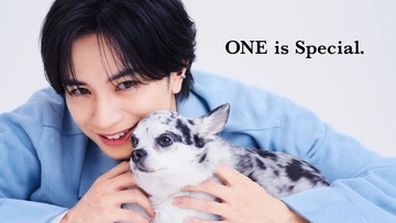中島健人、自然な触れ合いで愛犬家らしさ発揮 ペットケアコスメブランドアンバサダー就任