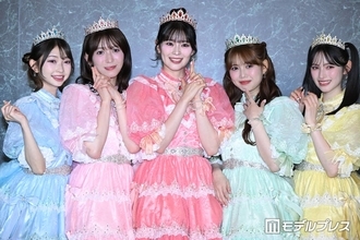 超ときめき宣伝部、ティアラ輝くメンカラ衣装で美スタイル際立つ「最上級にかわいいの！」ダンスも【Mrs. GREEN APPLE presents「CEREMONY」】