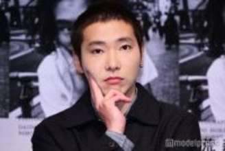 柄本佑、世界的アイドルのファンを告白「2人でドームにライブ行きました」ベテラン俳優との“推し活”も明かす