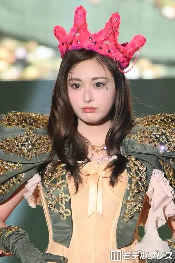 ゆうちゃみ、トップバッターで「TGC松山」開幕 王冠×ミニスカで存在感放つ【TGC松山2026】