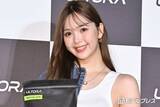 「藤田ニコル、那須旅行での親子ショット公開「すっかり素敵なママ」「すっぽり収まってて可愛すぎる」」の画像1
