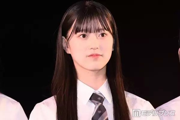 AKB48メンバー、ミニスカ×ハイソックスの美脚コーデ「脚が長い」「等身バランス完璧」