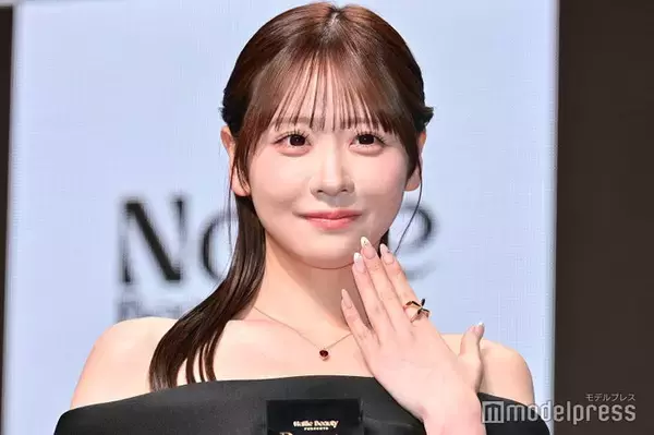 FRUITS ZIPPER櫻井優衣、黒オフショルダードレスで大人の魅力「私のネイル愛が届いた」2026年の抱負も語る【Beauty of the year 2026】