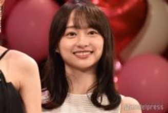 影山優佳、肩出しミニトップスで大人の雰囲気「ギャップにやられた」「ウエストも綺麗」の声