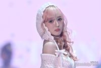 ME:I・SUZU（山本すず）バブーシュカにニット…春っぽピンクコーデに反響相次ぐ「まるで天使」「美しすぎて二度見した」【TGC2026 S/S】