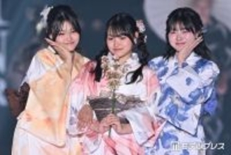 3姉妹YouTuberろこまこあこ、色鮮やかな浴衣姿 腕組み仲良しランウェイ【関コレ2026S/S】