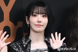 LE SSERAFIMサクラ、美デコルテ際立つキャミ姿のセルフショット公開「鎖骨や肩のラインが神」「スタイル良くて憧れる」の声