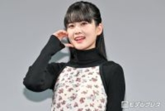 「ラブライブ！」AiScReam声優・大西亜玖璃、美脚際立つミニスカ姿にファン悶絶「赤×黒が最強」「髪型も新鮮で可愛い」
