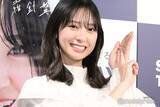 「日向坂46金村美玖、フリンジのすき間から美脚チラ見せ「着こなせるのすごい」「綺麗すぎる」と反響」の画像1