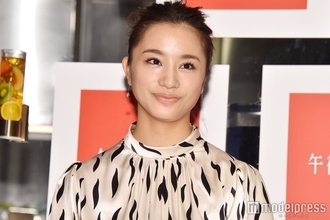 高橋メアリージュン、両親の写真公開 地元で過ごしたクリスマスショットに「親孝行で素敵」「幸せな空気感が伝わってくる」の声