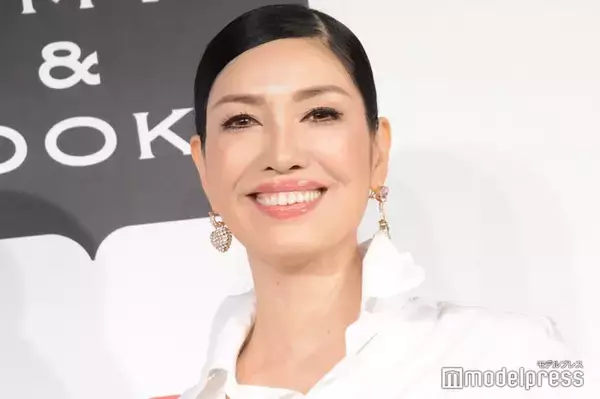 アンミカ「自分が落ち着く好きな場所」自宅内装公開「ホテルみたいで素敵」「お洒落で羨ましい」の声