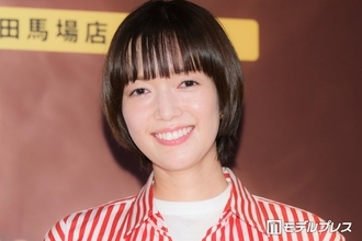 佐藤栞里、フライドチキン調理体験に歓喜 実食中は「指までおいしい」