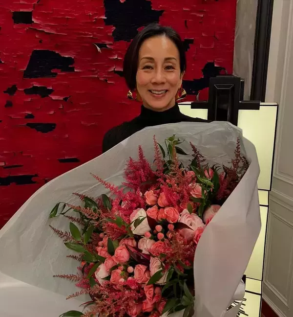 中村江里子アナ「おっぱいタオルを手にする息子」公開「面白すぎる」「抜群スタイルにしか目が行かない」の声