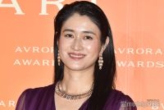 小雪「メイクは必ずオフ」撮影終わりの私服ショットが話題「自然体なのにレベチ」「大人の余裕を感じる」