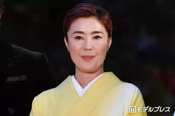 寺島しのぶ、海パン姿の息子・尾上眞秀の姿公開「夏らしさ全開」「海が似合いすぎる」と反響
