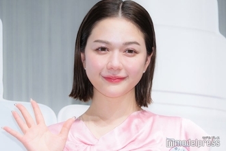 村重杏奈、熱愛報道後に会見登場 報道陣から質問殺到も笑顔でシャットアウト「己のことは己でやる！」