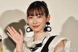 「人気TL出演話題の岡本夏美、美脚透けるシースルーワンピ姿「大人っぽくて素敵」「華奢で憧れ」の声」の画像1
