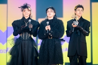 Mrs. GREEN APPLE、東京ドームにサプライズ登場＆3年連続「Video of the Year」受賞の快挙 SixTONES・EBiDAN・乃木坂46・＝LOVEら豪華集結【MTV VMAJ 2026】