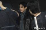 「BTS・Jung Kook（ジョングク）原宿降臨 車乗り込む直前まで神対応に歓声鳴り止まず」の画像1