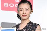 「森七菜、色白素肌輝くノースリワンピ姿 映画祭オフショットに「雰囲気が一気に大人」「アンニュイな表情が美しい」と反響」の画像1