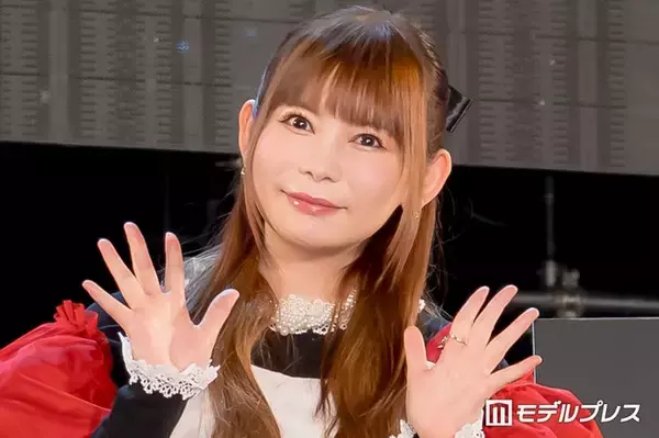 双子のママ・中川翔子、2人分の離乳食公開「量増えてる」「お揃いの食器も可愛い」の声